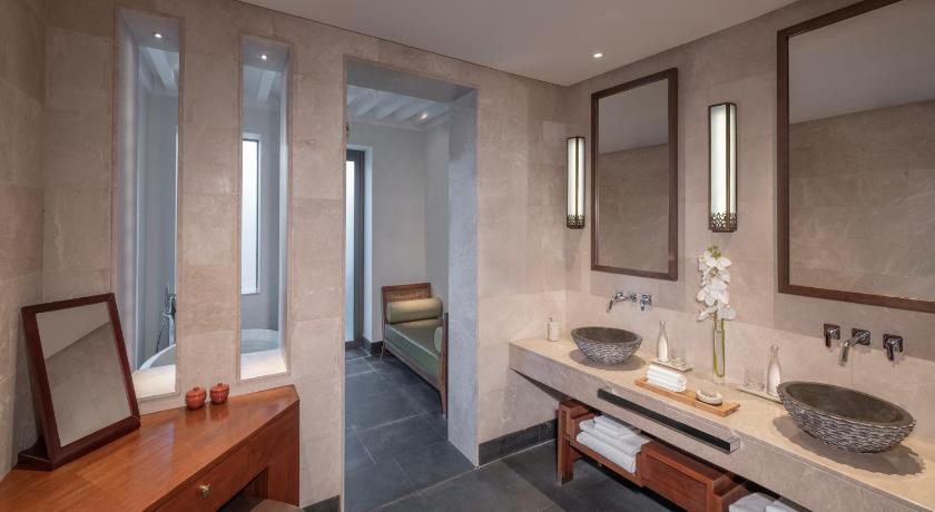 Image of One Bedroom Deluxe Garden View Villa 8