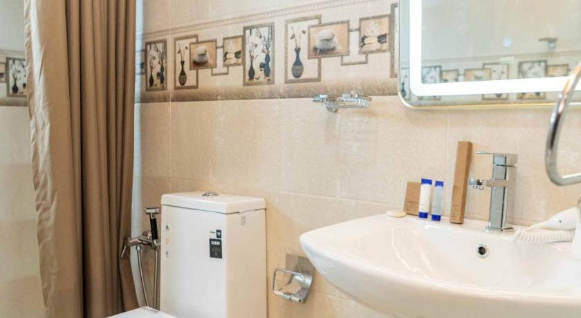 Galaxy Holiday Inn - image 20
