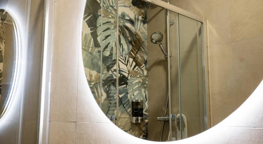 Фото: Небольшой двухместный номер с 1 кроватью (Small Double Room) 6