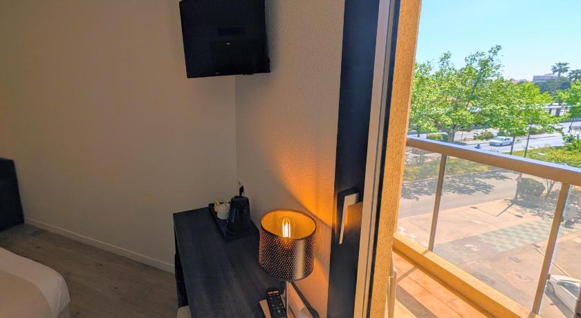 Image of Superior Double Room with City View 6