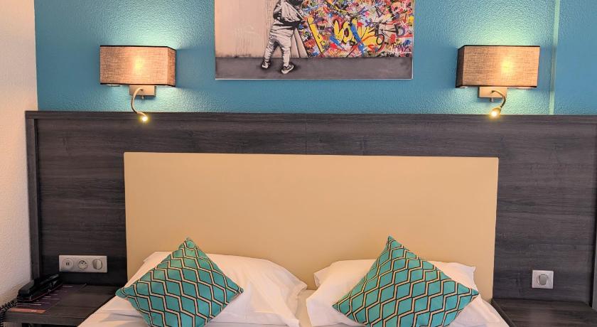 Image of Superior Double Room with City View 5