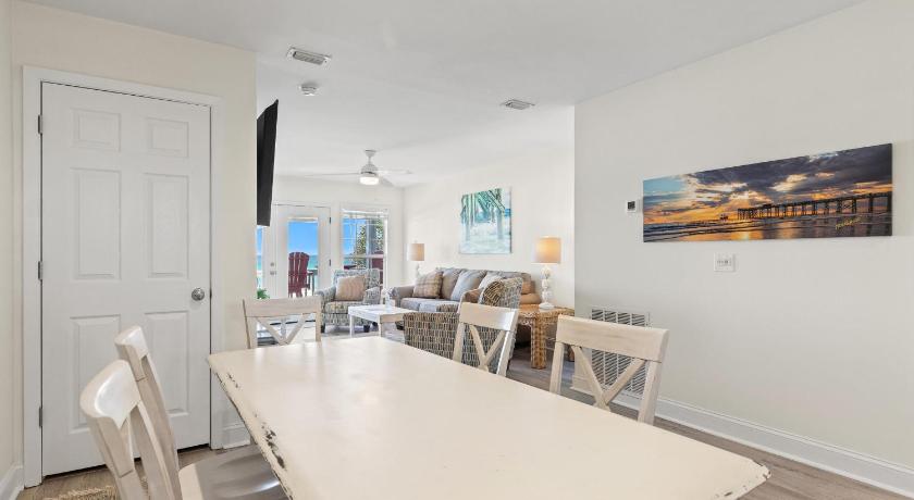 Image of Two-Bedroom Townhouse 4