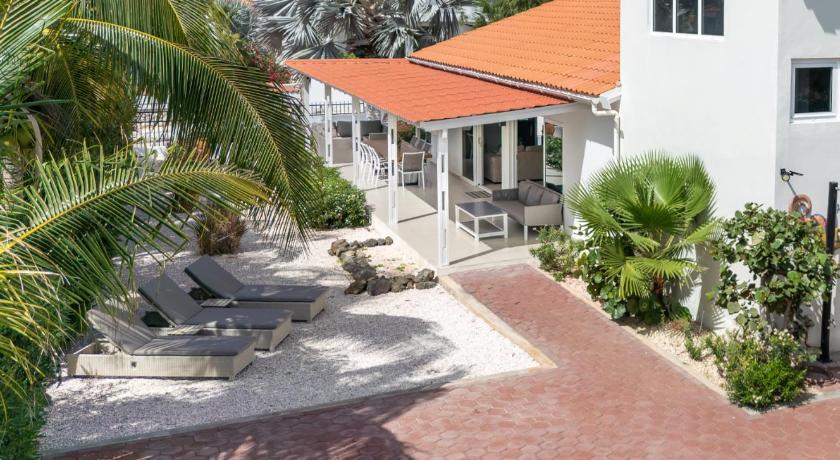 Tropical villa Curoyal near the beach
