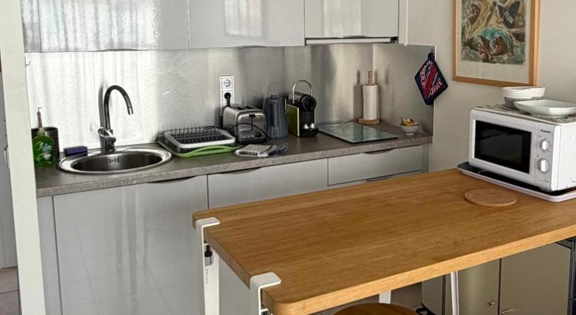 Image of Studio Apartment with Sea View 1
