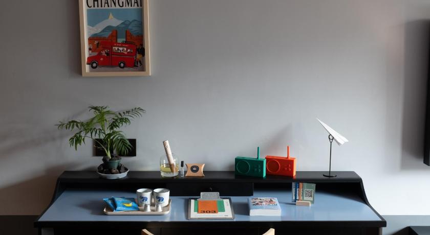 Reddot Hotel - image 34