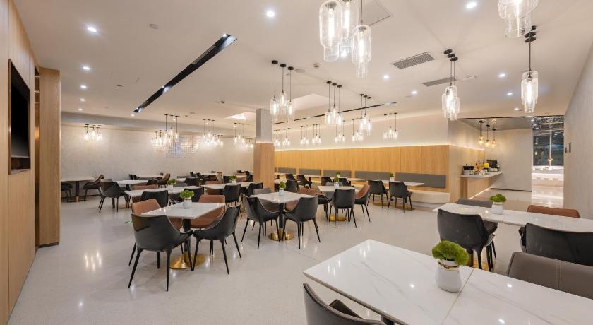 Atour Hotel Shanghai Daning Shibei High-Tech Park – Shanghai, DC