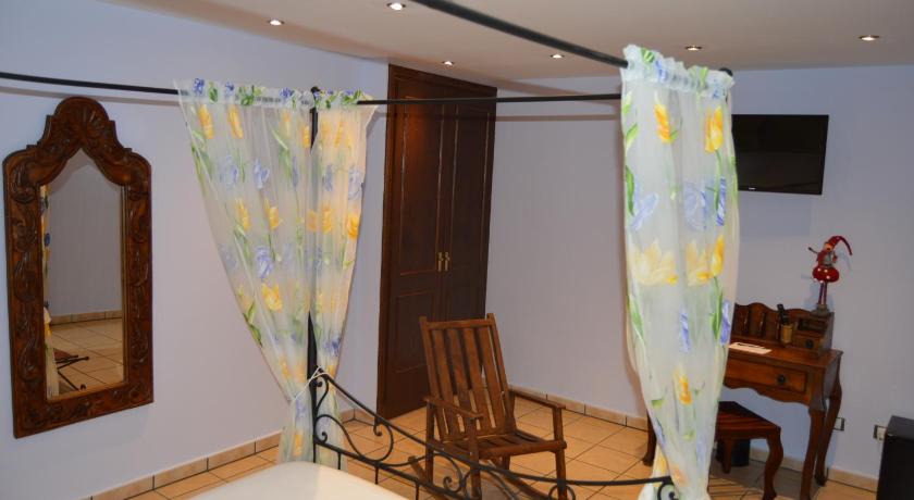 Image of Double Room with Mountain View 10