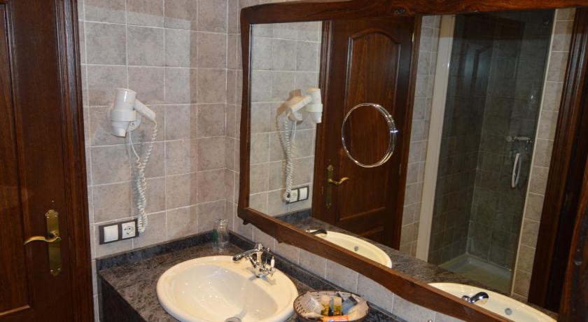 Image of Twin Room with Mountain View 6