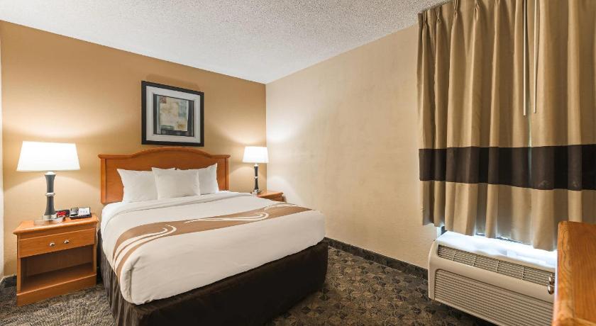 Quality Inn & Suites Portage Central