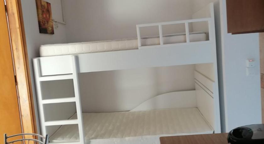 Image of One-Bedroom Apartment with Balcony 5