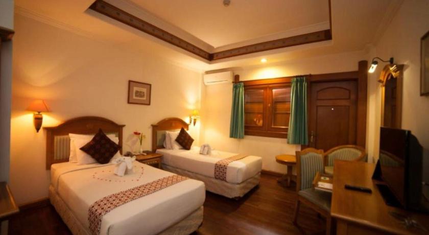 Image of Deluxe Double or Twin Room with Pool Access 1