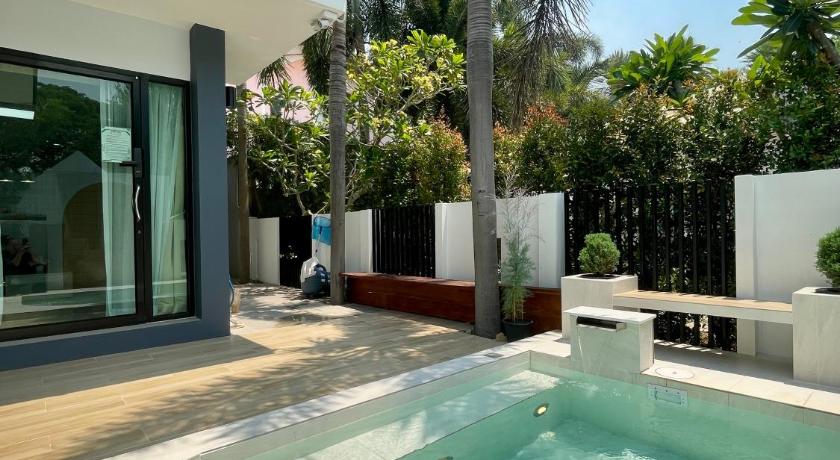 รูปของอพาร์ตเมนต์แบบสามห้องนอน (Three-Bedroom Apartment) 3