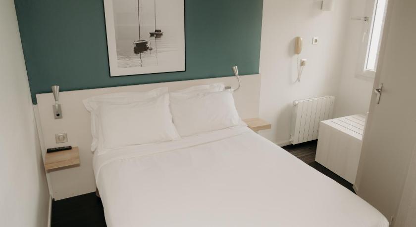 Image of Triple Room with One Double Bed and One Single Bed 0