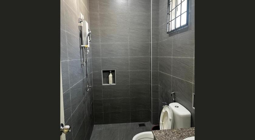 Image of Four-Bedroom House 11