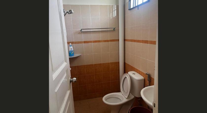 Image of Four-Bedroom House 15