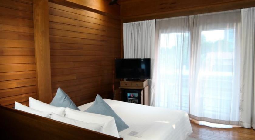Image of Deluxe Canal View King Room 3