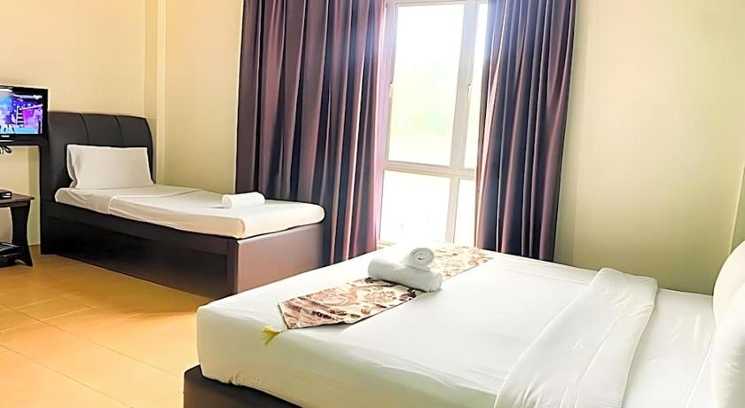 Image of Superior Triple Room 0