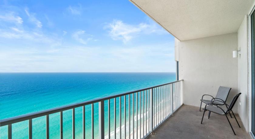 Image of One-Bedroom Apartment with Sea View - 2306 1