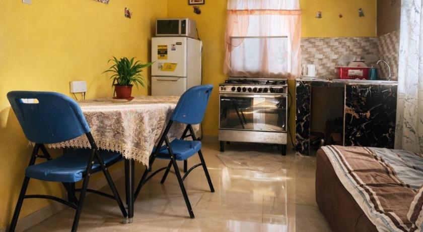 Serenity Escape, Cozy Stay w Secure Parking