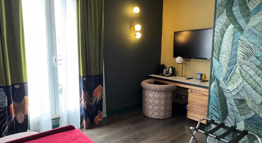 Image of Junior Suite with Two Spaces and Terrace 0