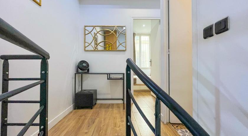 Image of Apartment 17