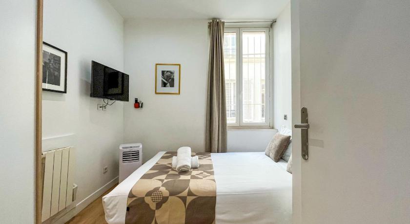 Image of Apartment 12