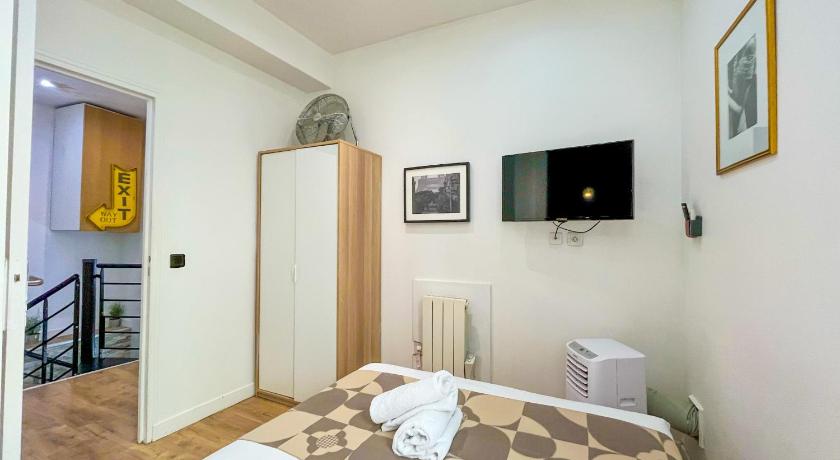 Image of Apartment 27