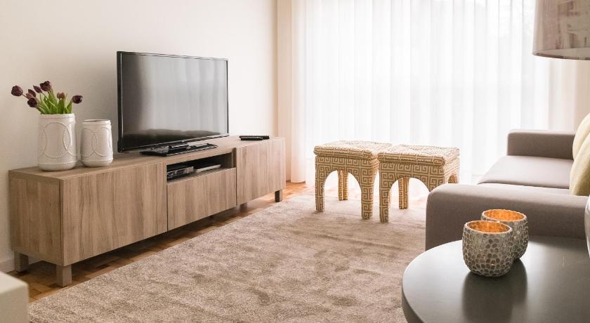 Simon Guest Apartments photo