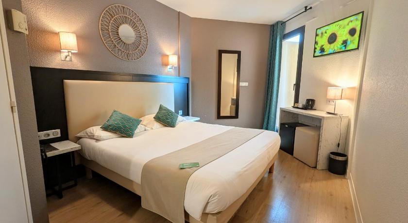 Image of Double Room - Sea Side 3