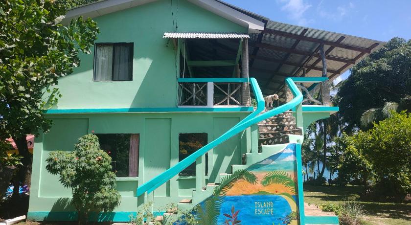 Guesthouse Island Escape
