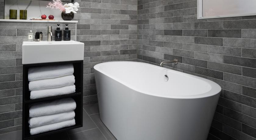 Imagen de Habitación Urban Master con bañera (Urban Master Bath) 2