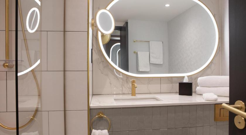 Image of Executive King Room 7