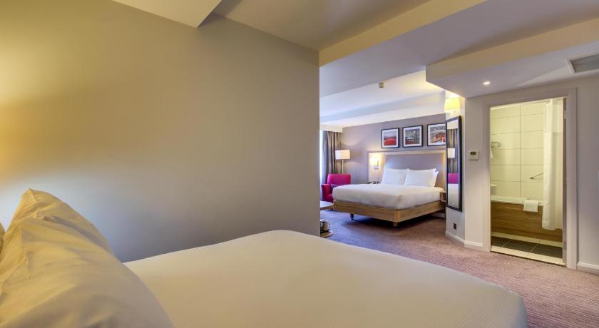 Image of Two Queen Bed Family Room 5