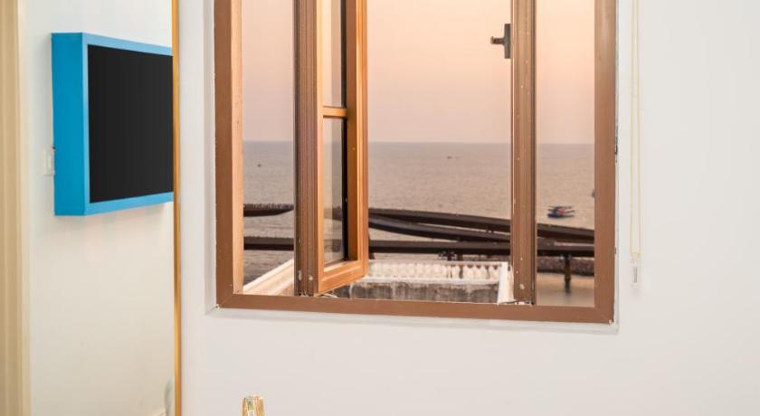 Phòng Deluxe hướng biển giường đôi (Deluxe Double Room with Sea View)tooltipPhòng Deluxe hướng biển giường đôi (Deluxe Double Room with Sea View)