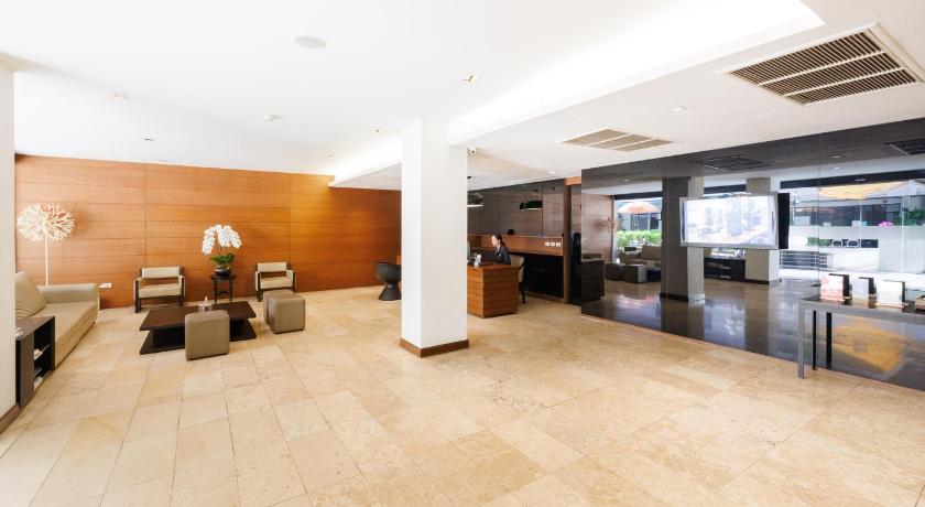 S33 Compact Sukhumvit Hotel - image 4