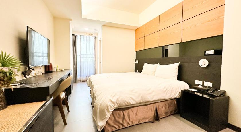 Image of Deluxe Queen Room 4