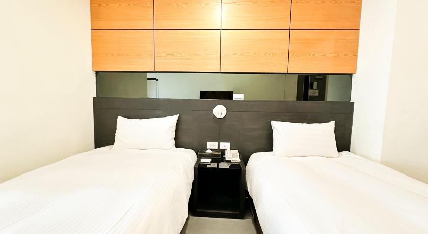 Image of Superior Twin Room 6