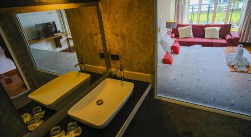 Image of Superior Double Room 2