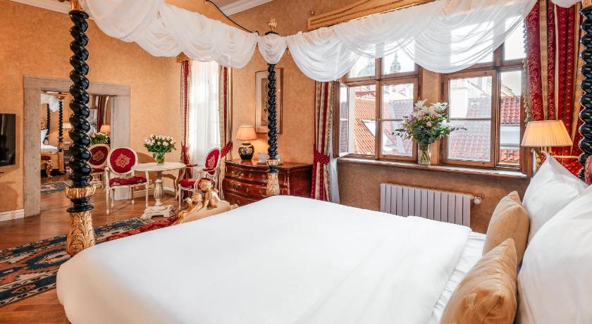 Image of Deluxe Double Room 0
