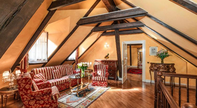 Image of Royal Suite 9