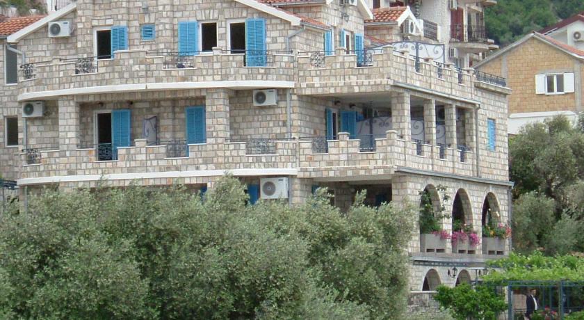 Apartments and Rooms Drago — Hotel in Budva