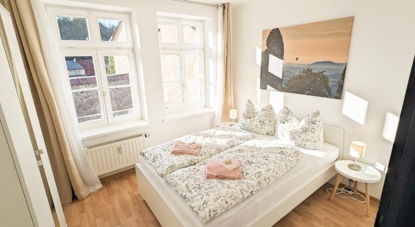 Urlaubsmagie - Ferienwohnung Farngrun - Sauna & Saisonaler Pool, bis zu 10P