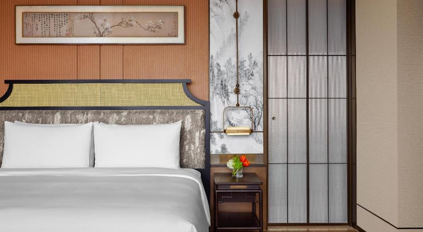 Фото: King Conrad Suite 5