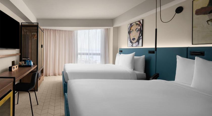 รูปของห้องพัก 2 เตียงใหญ่ วิวเมือง (2 Double Beds City View) 0