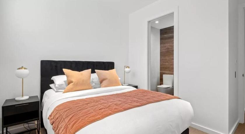 Image of Four-Bedroom House 7