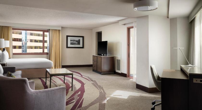 Immagine di 1 KING JUNIOR SUITE WITH EXTRA LARGE BALCONY (1 king junior suite with extra large balcony) 3