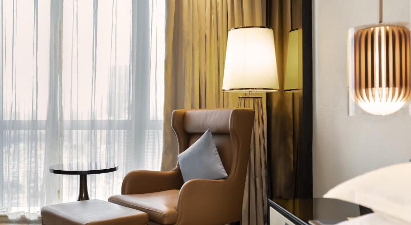 Image of King Executive Room with Lounge Access 10