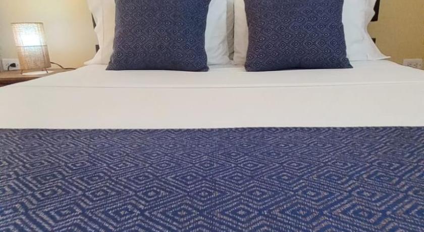 Image of Twin Room with Private Bathroom 4