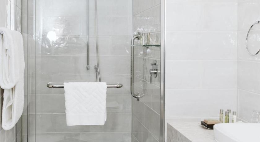 Image of Queen Guest Room 10