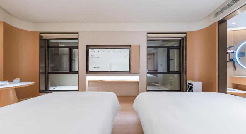 Image of Family Room 5